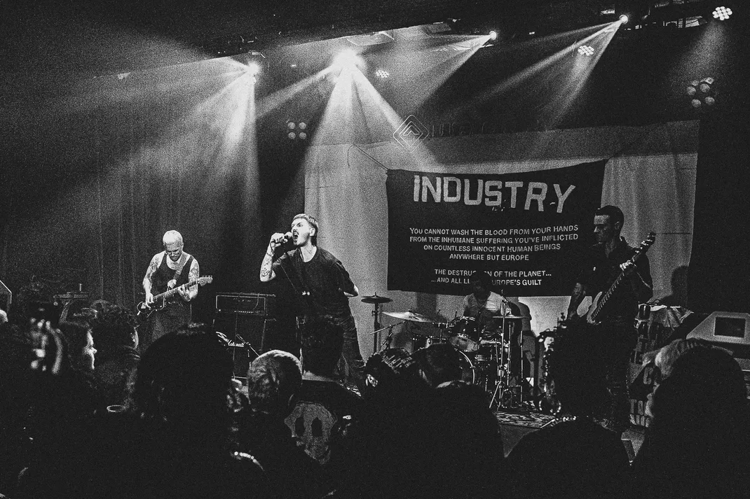 Laine Live: Industry (DE)  + Model Citizen (EE)