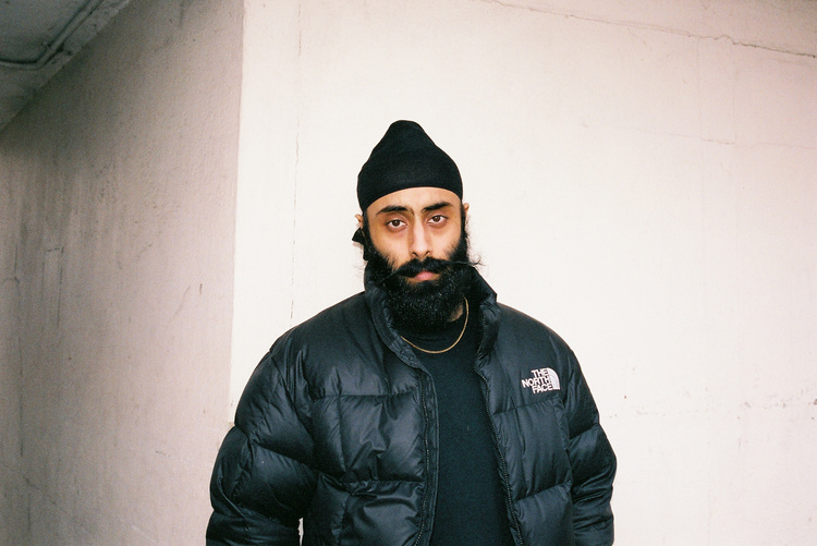 Laine Klubiöö:  Yung Singh(UK)